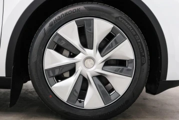 Tesla Model Y Long Range, 2025