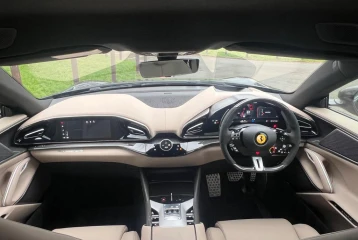 Ferrari Purosangue , 2024