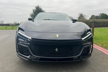 Ferrari Purosangue , 2024