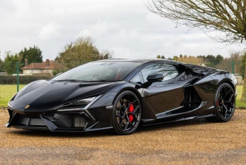 Lamborghini Revuelto , 2024