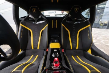 Lamborghini Huracan Tecnica, 2024