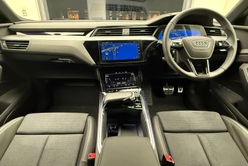 Audi Q8 e-tron 55 Quattro S Line, 2023