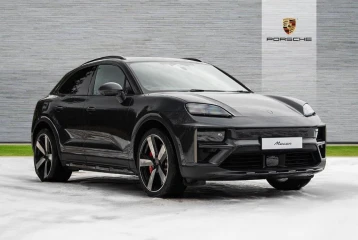 Porsche Macan Turbo, 2025