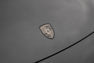 Porsche Macan Turbo, 2025