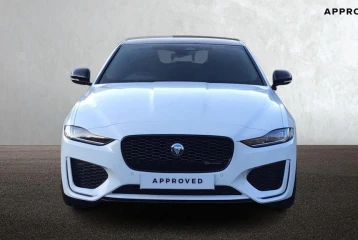 Jaguar XE D200 R-Dynamic HSE Black, 2024