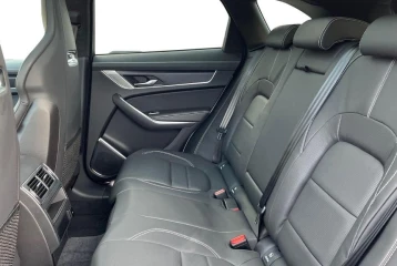 Jaguar F-Pace P400e R-Dynamic HSE Black, 2024