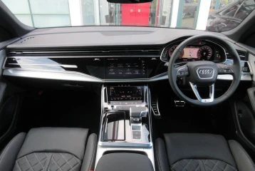 Audi Q8 55 TFSI Quattro S Line, 2024