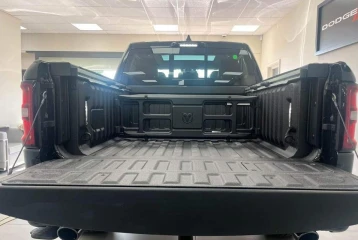 Dodge RAM 1500 Laramie Night Edition, 2025