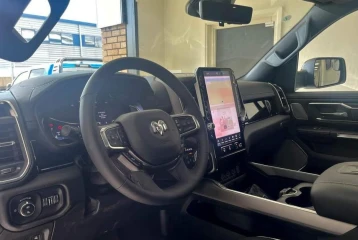 Dodge RAM 1500 Laramie Night Edition, 2025