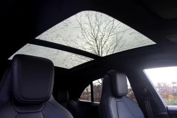 Porsche Macan , 2025