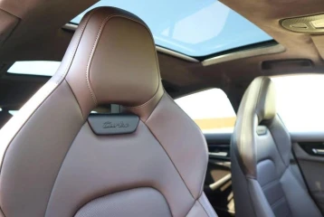 Porsche Panamera Turbo E-Hybrid, 2025