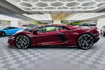 Lamborghini Revuelto , 2024