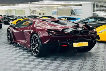Lamborghini Revuelto , 2024