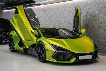 Lamborghini Revuelto , 2024