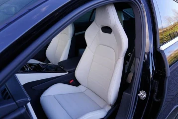 Porsche Panamera 4 E-Hybrid, 2024