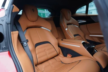 Ferrari Purosangue , 2024