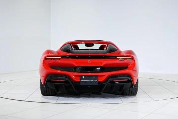 Ferrari 296 GTS , 2024