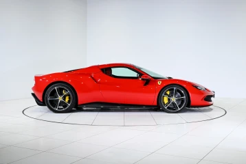 Ferrari 296 GTS , 2024