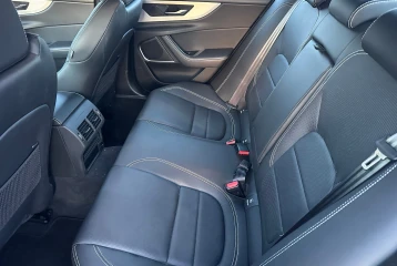 Jaguar XE P250 R-Dynamic SE, 2023