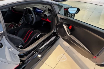 Lamborghini Huracan Tecnica, 2024