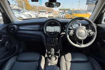 Mini Hatch 5-door Cooper D, 2021