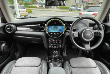 Mini Hatch 3-door Cooper DCT, 2023