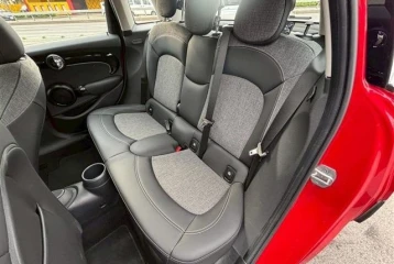 Mini Hatch 5-door Cooper D, 2023