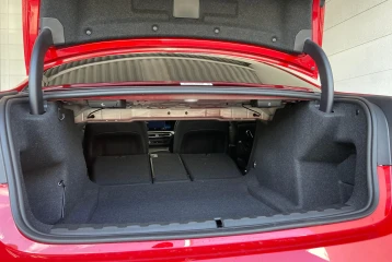 BMW 3 series 318i, 2024