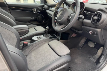 Mini Hatch 5-door Cooper D, 2023