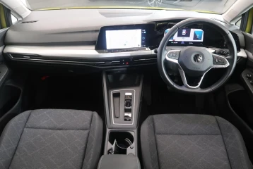 Volkswagen Golf 1.0 eTSI Active, 2022