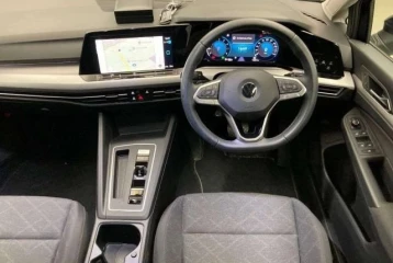 Volkswagen Golf 1.0 eTSI Active, 2022