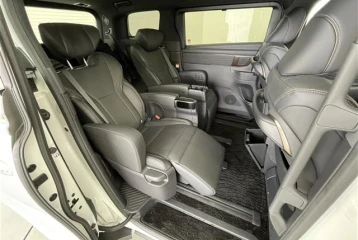 Toyota Alphard Hybrid 2.5, 2024