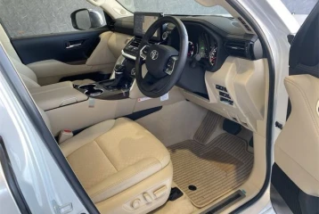 Toyota Land Cruiser 300 ZX Modellista, 2024