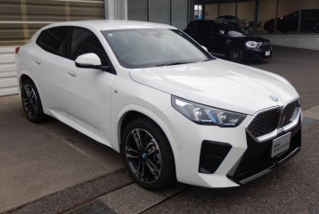 BMW iX2 xDrive 30, 2024