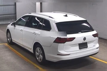 Volkswagen Golf Variant 1.0 eTSI Active, 2022