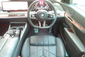 BMW i7 xDrive 60 M Sport, 2023