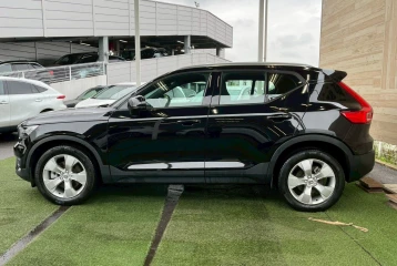 Volvo XC40 B4 Momentum, 2023