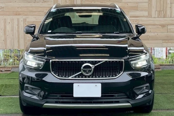 Volvo XC40 B4 Momentum, 2023