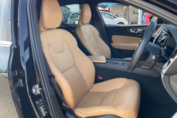 Volvo T4 Momentum, 2021