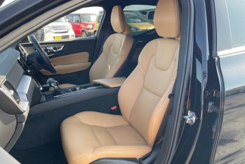 Volvo T4 Momentum, 2021