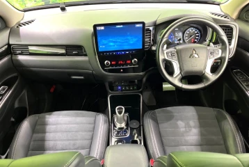 Mitsubishi Outlander PHEV 2.4 (5-Seater), 2021