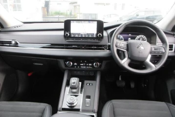 Mitsubishi Outlander PHEV 2.4 (5-Seater), 2024