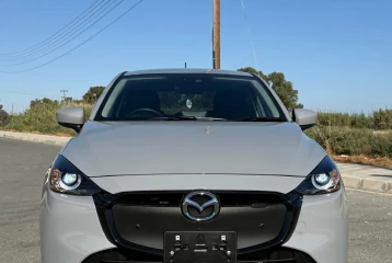 Mazda 2 15C Skyactiv, 2025