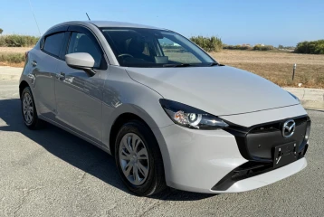 Mazda 2 15C Skyactiv, 2025