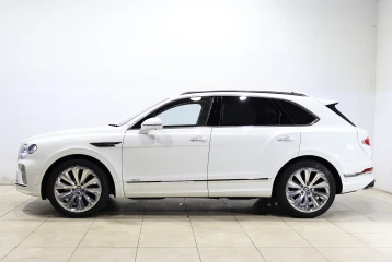 Bentley Bentayga Azure, 2025