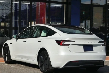 Tesla Model 3 RWD, 2024