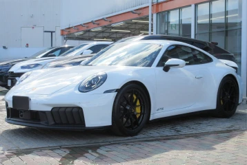Porsche 911 PDK Carrera 4 GTS, 2025
