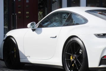 Porsche 911 PDK Carrera 4 GTS, 2025