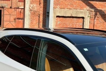 Aston Martin DBX Base, 2024