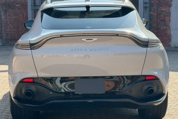 Aston Martin DBX Base, 2024